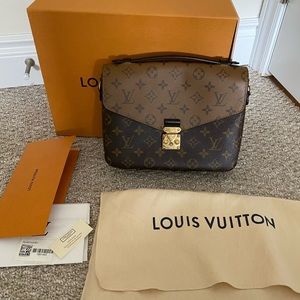 Louis Vuitton Pochette Metis in Reverse Monogram